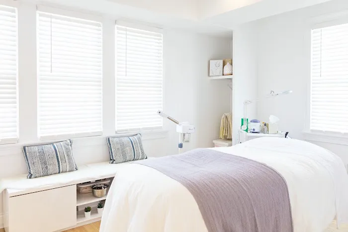 CaitlinBethSkinStudio Picture 3