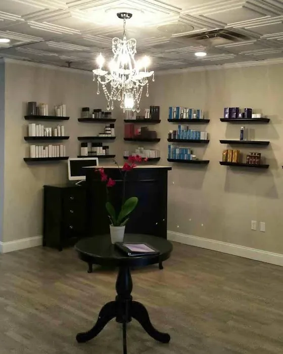 Estrela Skin Care Inc Picture 4