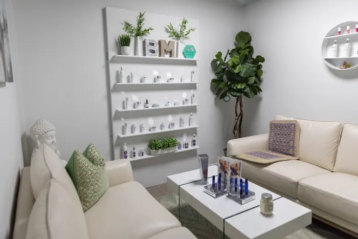 Boston Microneedling / BM Skincare + Boutique Picture 7