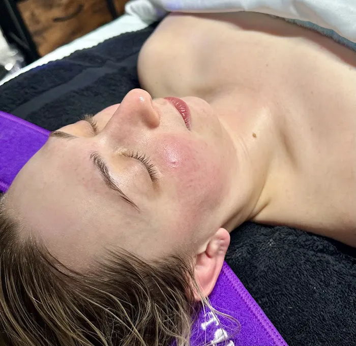 Pearl Moon Beauty Studio Picture 9