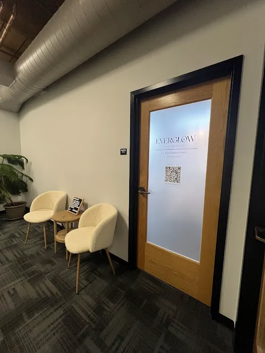 Everglow Esthetics Picture 8