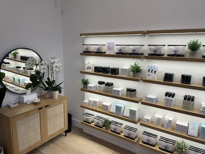 Skin Laundry - MarketStreet Lynnfield Picture 4