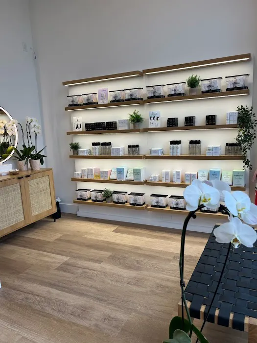 Skin Laundry - MarketStreet Lynnfield Picture 7