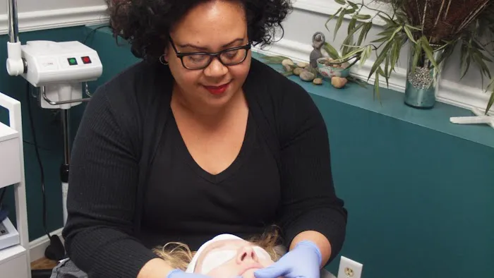 Traci Collins Skincare Studio Picture 3