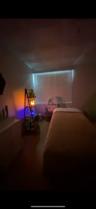 New Moon Skin Studio Picture 1