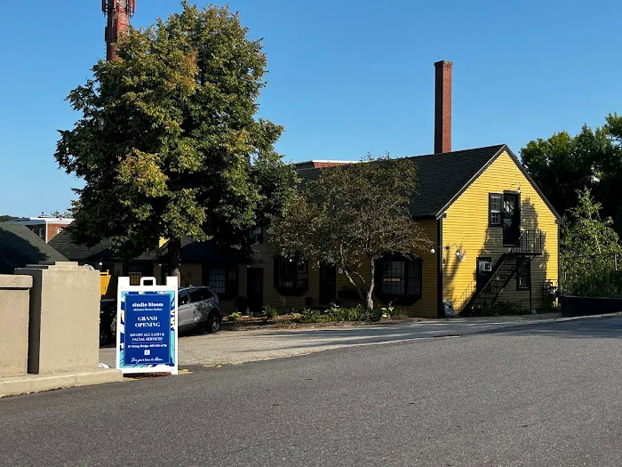 Studio Bloom Skincare Picture 6