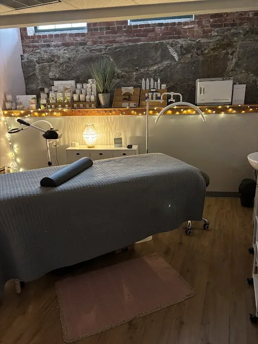 Queens Court Aesthetics Picture 2