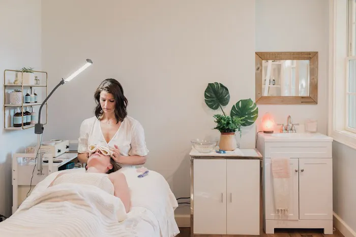 Therin Holistic Beauty Picture 4