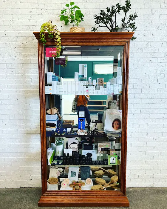 Theia Skin Studio Picture 3