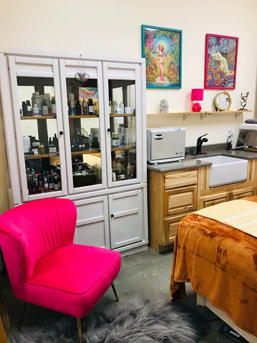 Theia Skin Studio Picture 4