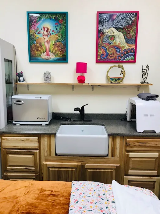 Theia Skin Studio Picture 6