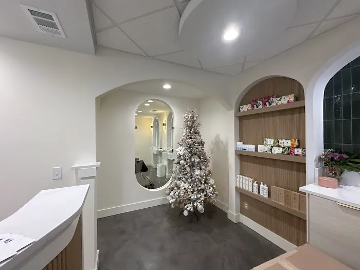 Beauty Brows N Beyond Picture 2