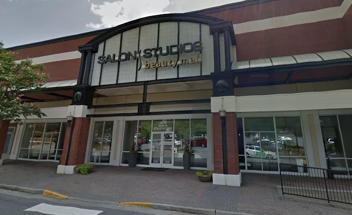 Pure Beauty & Style Picture 3