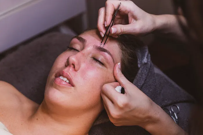 Pure Beauty & Style Picture 6