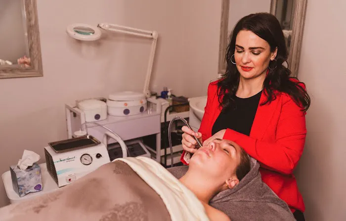 Pure Beauty & Style Picture 7