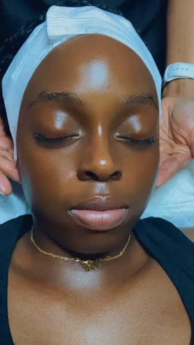 Eunique Radiance Aesthetics & Skincare Picture 9