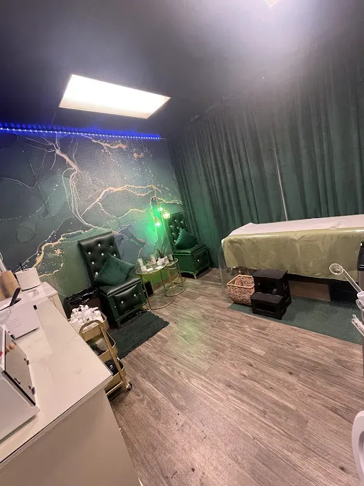 B. Body Skin & Beauty Picture 5