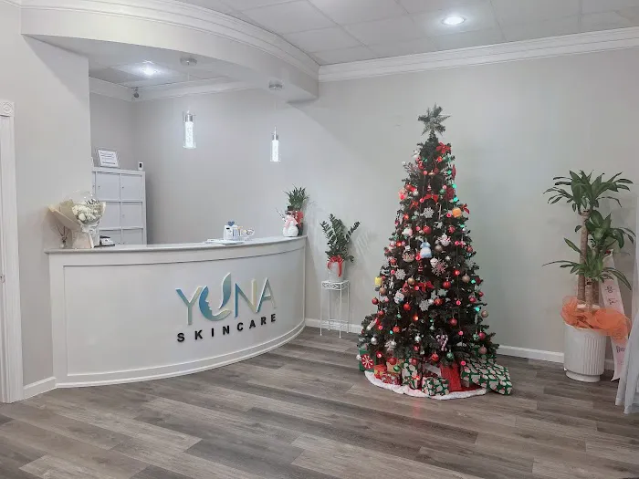 Yuna Skin & Body Solution 2 Picture 10