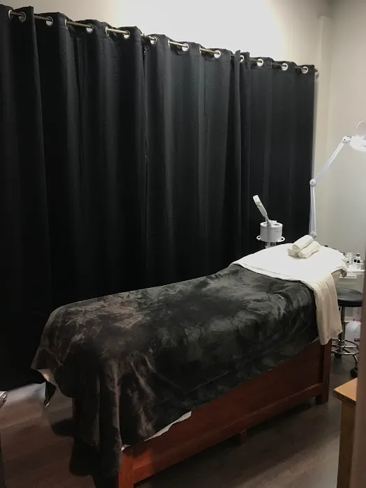 Skincare Lael Picture 2