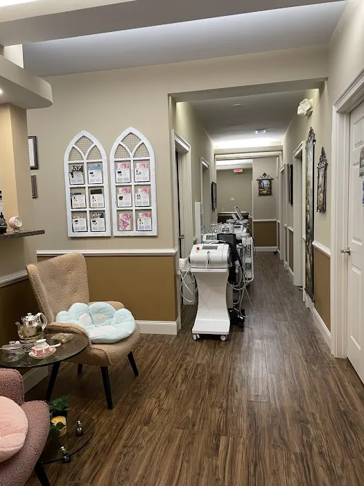 Hera Skin Care. Facial Skin Care. 헤라 스킨 케어 Picture 1