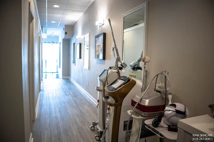 Yuna Skin & Body Solution Picture 4