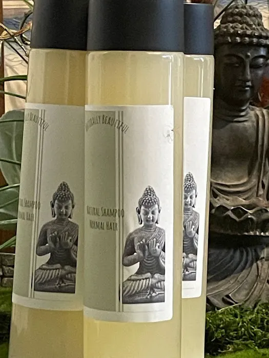 Andie's : REDefined Picture 2