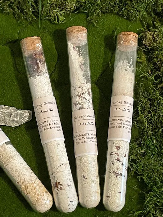 Andie's : REDefined Picture 5