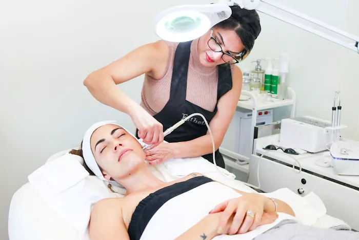 Love & Glow Picture 4