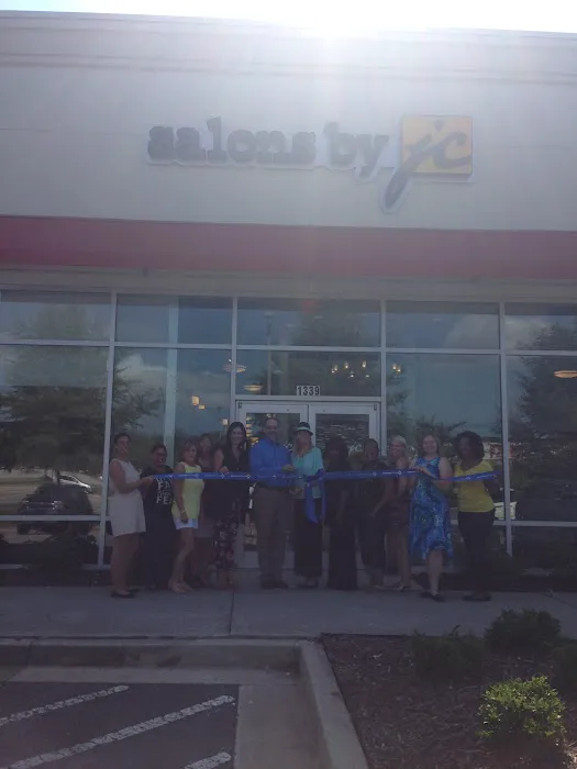 R Liz Skin Studio Picture 2