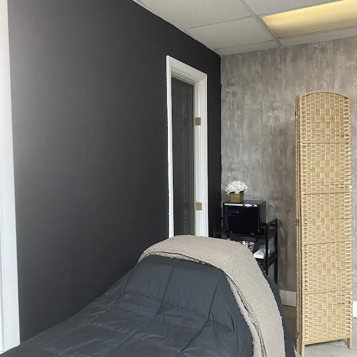 Skintique By Tay Picture 1