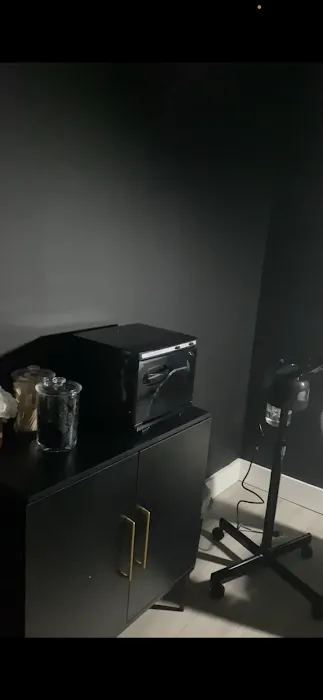 Skintique By Tay Picture 4