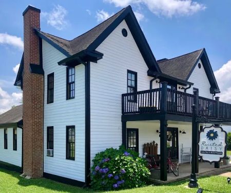 Skintini's The Beauty Bar