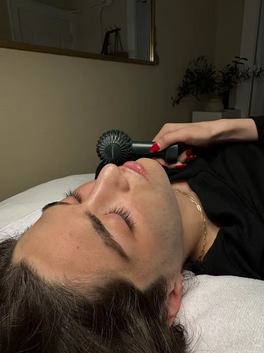 Skin with Lina Picture 9