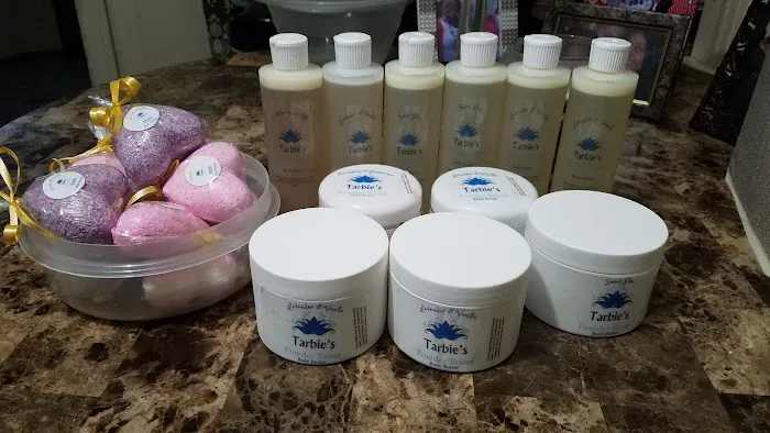 Tarbie's Powder Room Picture 3