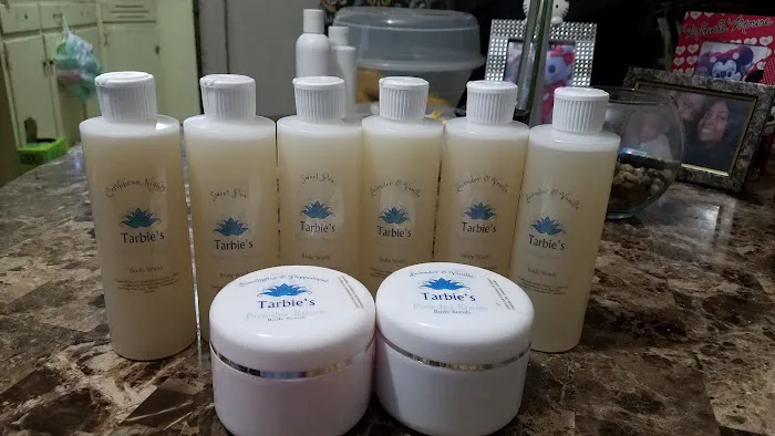 Tarbie's Powder Room Picture 2