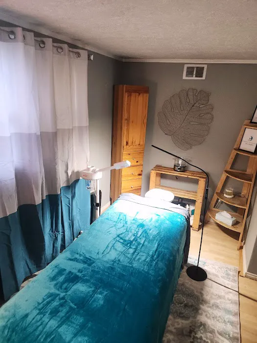 Aisha Tiffany Skin Studios Picture 2