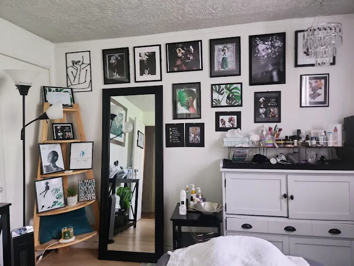 Aisha Tiffany Skin Studios Picture 3