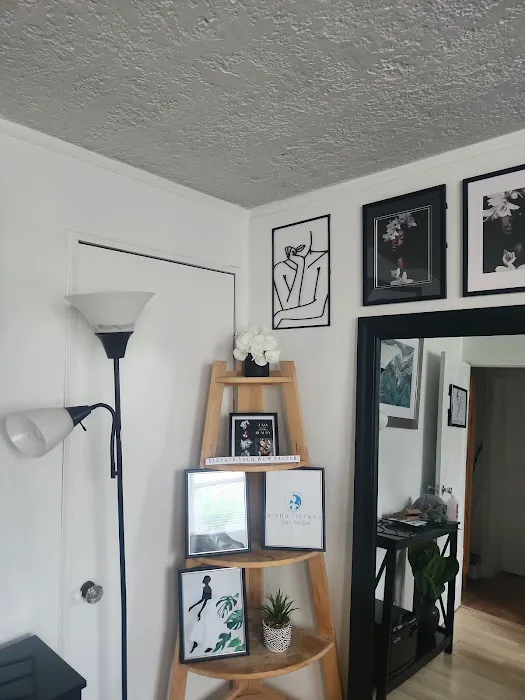 Aisha Tiffany Skin Studios Picture 8