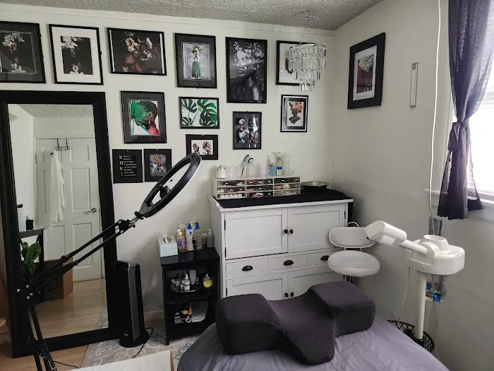 Aisha Tiffany Skin Studios Picture 10