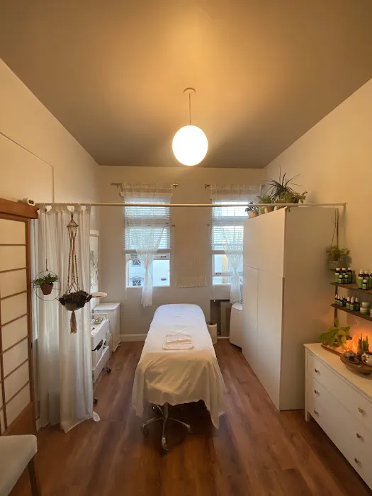 Skin Nutritious • holistic acne clinic Picture 1