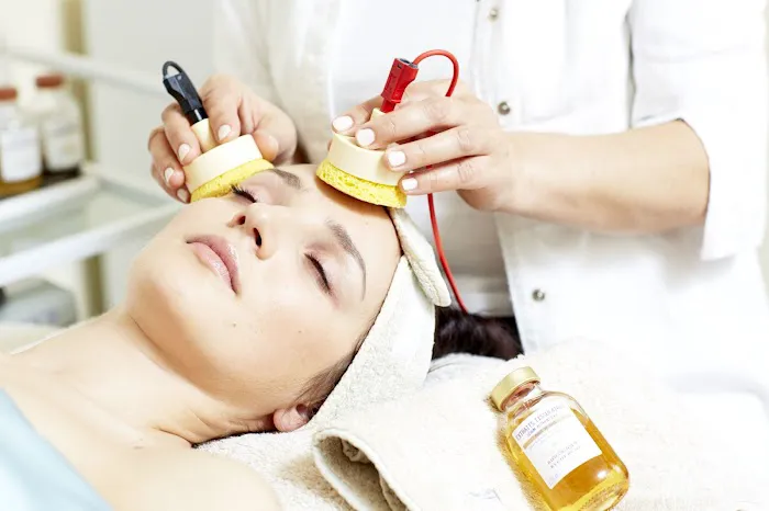 Vivie Beauty Picture 10