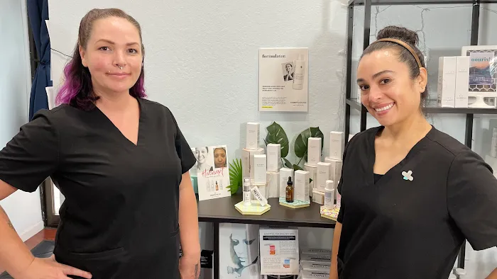 The Beez Kneez Skin Care & Acne Clinic Picture 5