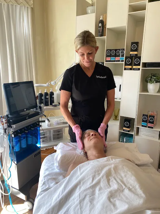 Stacy Stewart Face + Body Picture 1