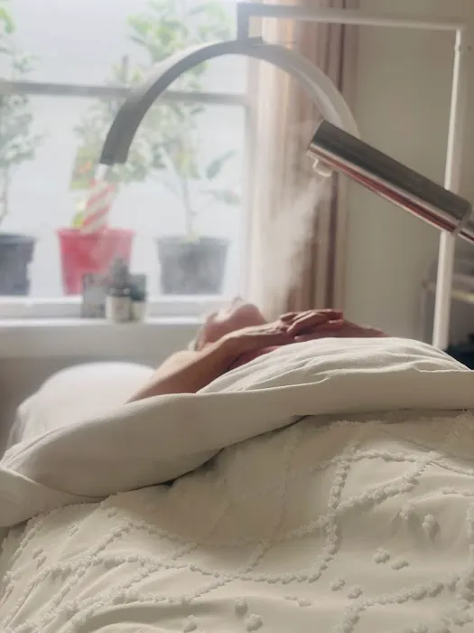 SKIN BASICS STUDIO Picture 8