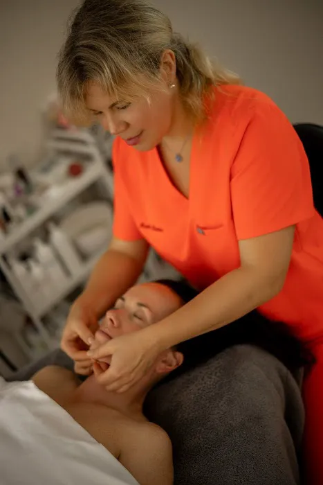 Face_massage Picture 4