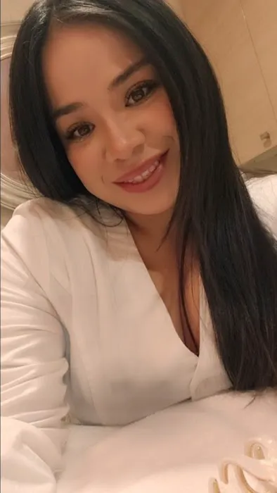 Esthetics With Yesi Picture 3