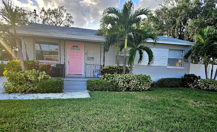 Apothecary Skin Therapy Picture 8