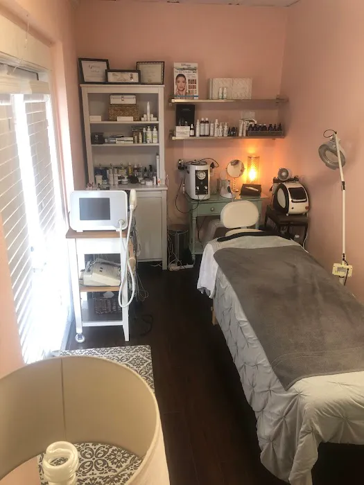 Kelly Jimenez, Licensed Esthetician Picture 5