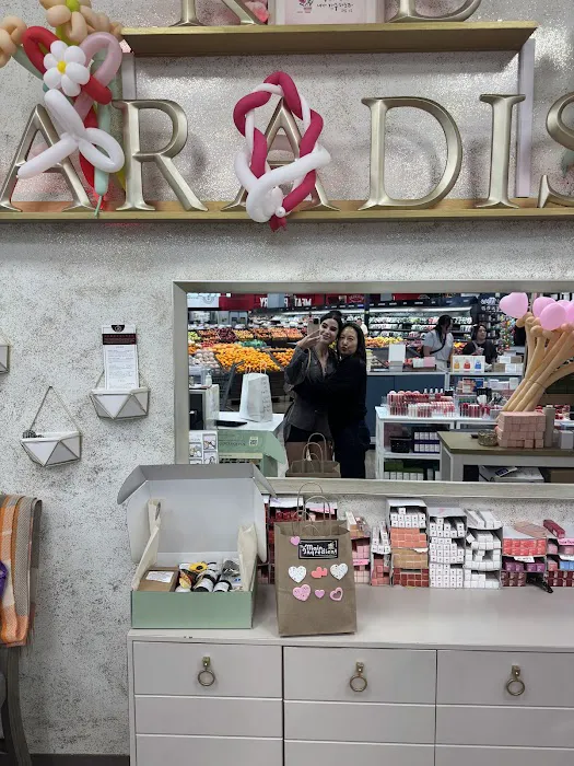 Korean Beauty Paradise Picture 3