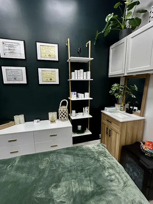 Skin by Laura Lo Picture 2